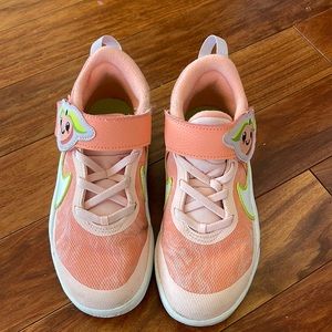 Girl’s Nike Tennis Shoes size 1Y
